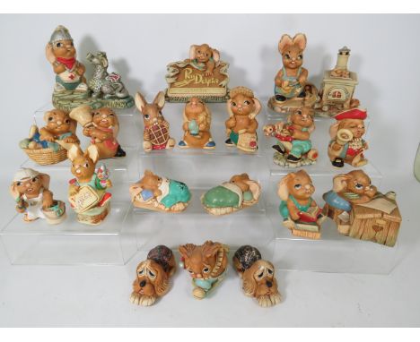 19 Pendelfin rabbit figurines.