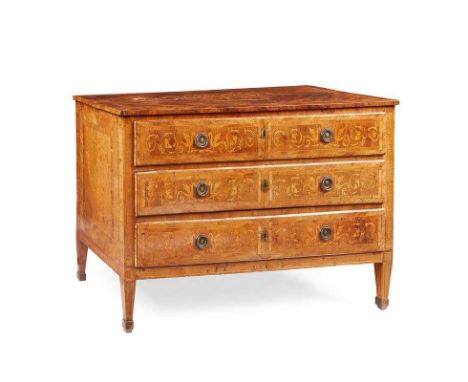  AN ITALIAN WALNUT AND OLIVEWOOD MARQUETRY COMMODE LATE 19TH CENTURY the quarter-veneered top with a central marquetry foliat