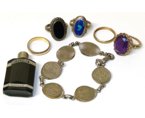 Collection of costume jewellery including 9ct gold amethyst ring, 9ct wedding band, two silver rings and assorted other items