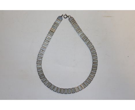 A silver gate link necklace 