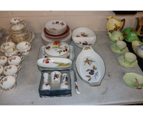 A quantity of Royal Worcester "Evesham Vale" oven-to-tableware, side plates and dinnerware 