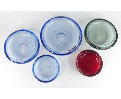 William Wilson for Whitefriars - a collection of five various controlled bubble shallow circular art glass bowls, to include 