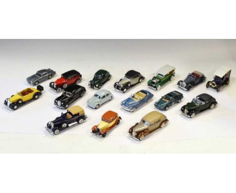 Large quantity of loose mainly Solido &amp; Oxford classic-style diecast model vehicles, also to include; Rextoys, etc. 