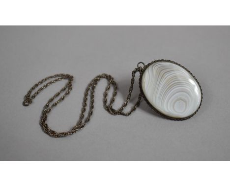 A Vintage Agate and White Metal Pendant on Silver Rope Chain 