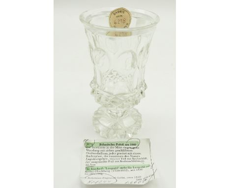 Haus Baden: Böhmischer Pokal - Lepold - um 1840.Farbloses Glas, facettierte Wandung mit sieben geschliffenen ovalen Medaillon