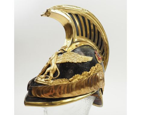 Baden: Helm für Dragoner-Offiziere Modell 1849.Schwarze Lederglocke, goldene Beschläge, Beschlag mit schreitendem Greif und W