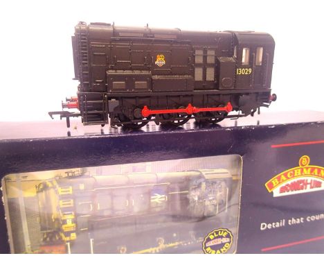 Bachmann 32-110 08 diesel shunter 13029 BR Black, early crest. P&P Group 1 (£14+VAT for the first lot and £1+VAT for subseque