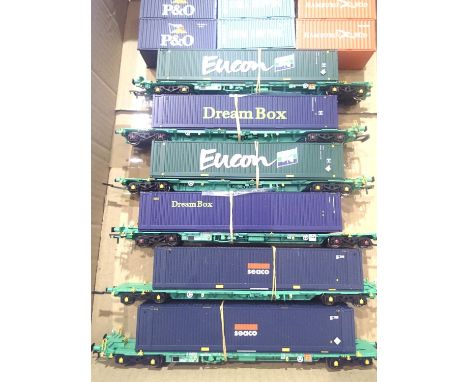 Six Bachmann container wagons, Seaco, Dream Box and Eucon, and six small containers, Hamburg, China and P&amp;O. P&amp;P Grou