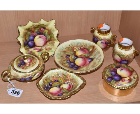 A GROUP OF AYNSLEY 'ORCHARD GOLD'  PATTERN GIFTWARE, D1013, comprising a small tazza, diameter 13cm, two trinket dishes, circ