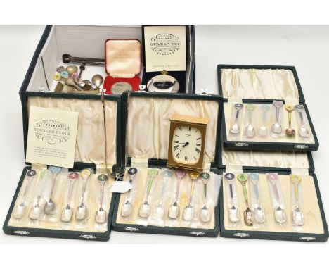 A PAIR OF SILVER SUGAR TONGS AND OTHER ASSORTED ITEMS, a pair of kings pattern sugar tongs, hallmarked London 1848, approxima