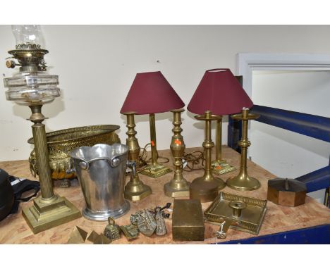 A QUANTIITY OF METALWARE, to include an antique Hink's Duplex oil lamp, brass columnar, No. 2, glass well, and glass shade, l