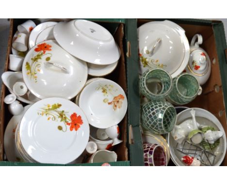 A large service of Berkshire dinner and tea ware and a mixed quantity of ceramics and glass.   CONDITION REPORT  The dinner s