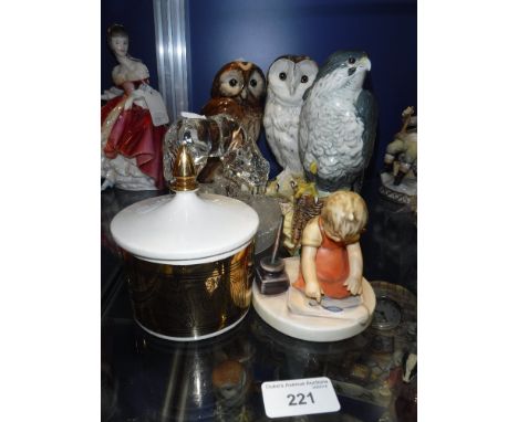 A GOEBEL PORCELAIN BOY painting a picture, a Royal Doulton Peregrine Falcon, a glass horse and other decorative ceramics