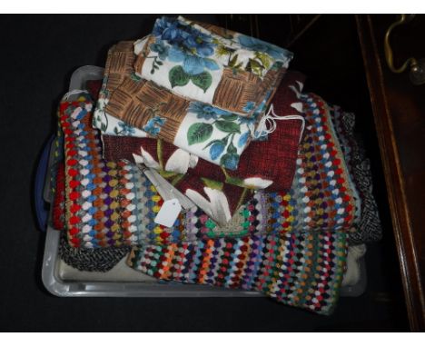 A SELECTION OF VARIOUS TEXTILES including crochet blankets and other items (1 box)