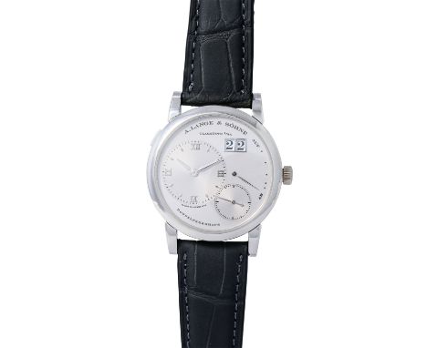 A. LANGE & SÖHNE Lange 1, Ref. 101.025. Armbanduhr. Platin. Handaufzug-Werk, Kaliber L901.0. Werk Nr. 19677. Serien Nr. 13198