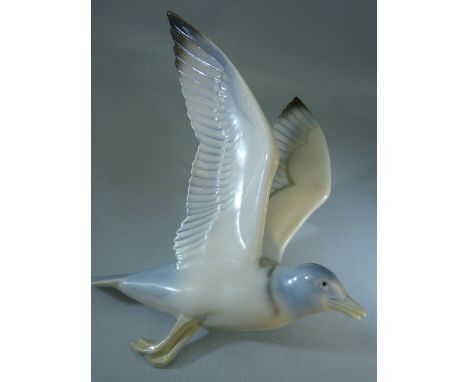 Poole Pottery wall plaque in the form of a Gull. no. 816