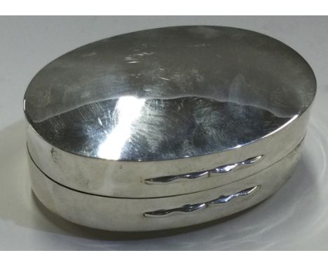 A large Victorian silver snuff box with hinged lid. London 1899. By Charles Fox. Approx. 92 grams. Est. £100 - £150.