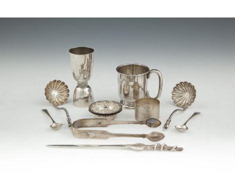 A MISCELLANEIOUS LOT OF SILVER COMPRISING:- A modern Irish spirit measure, Dublin 1979- A plain christening mug, Birmingham 1