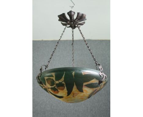 Pendant light shade fitting, glass and bronze, signed Daum, Nancy. H.55 Dia.40cm. 