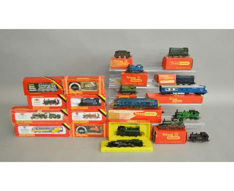 OO Gauge. !7 Locomotives and a Tender by Hornby and Tri-ang, some boxed, together with a boxed Hornby R.069 HST Power/Dummy C