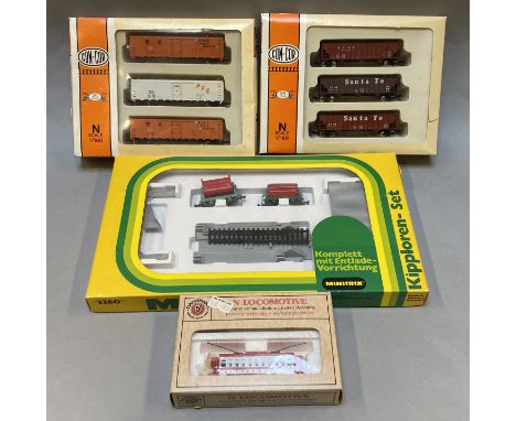 N Gauge.EX SHOP STOCK. A boxed MInitrix N 326 Tipper Set together with two boxed Con-Cor three Wagon packs and a Bachmann 'Ma