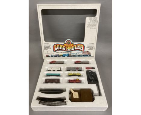 Ex-Shop Stock N gauge Bachmann Long Hauler Electric Train Set #80414 which includes twin Locomotives and 6 cars (1)