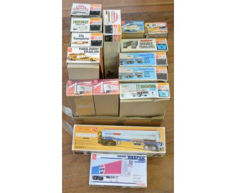 15 boxed Truck related Model Kits by amt/Matchbox in mostly 1/25 and 1/32nd scales including 2 x PK-6605 Peerless 'Road Runne