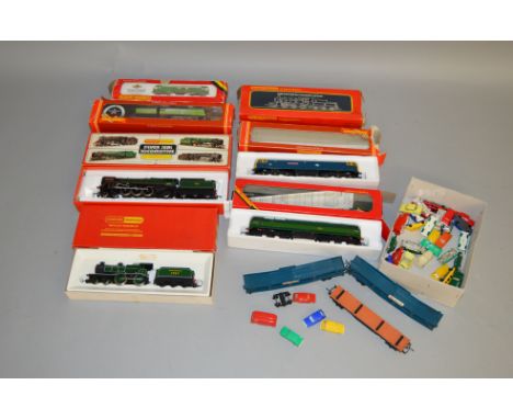 OO Gauge. 4&nbsp; boxed Hornby Steam Locomotives including R 552 B.R. 4-6-2 'Oliver Cromwell' and R.350 S.R. 4-4-0 LI togethe