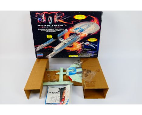 Playmates - Star Trek - Generations - A boxed Star Trek Generations #6172 Starship Enterprise NCC-1701-B. Box appears in good