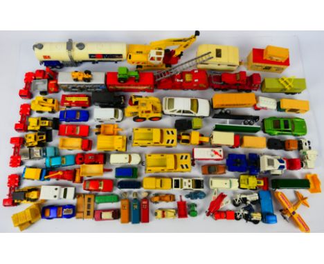 Matchbox - Corgi - Husky - Majorette - Others - A large unboxed group of diecast and plastic model vehicles in a variety of s