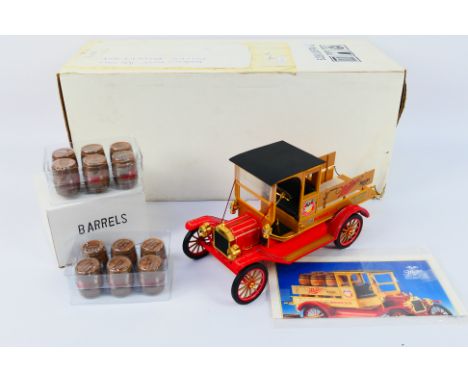 Franklin Mint - A 1:16 1913 Ford Model T Miller Brewery Truck - The model in red livery is presented in inner polystyrene box