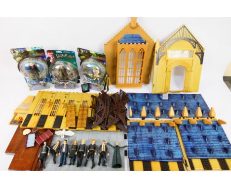 Harry Potter - Popco -  An unboxed Popco Harry Potter Grand Hall Playset and a collection of predominately unboxed action fig