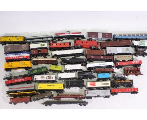 Lima, Fleischmann, Roco, Kleinbahn - 48 x OO/HO Gauge model railway rolling stock  - Lot to includes wagons, tanker wagons, c