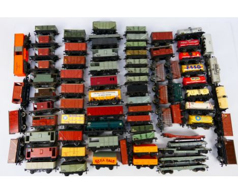 Hornby Dublo, Other - 73 x OO/HO Gauge model railway rolling stock  - Lot to includes wagons, tanker wagons, and similar. Wag