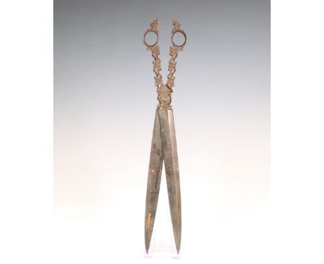 Spanje, bruin gepatineerde bronzen schaar, Toledo, eind 17e eeuw; Gemerkt met een Gekroonde R. l. 38 cm  [1]