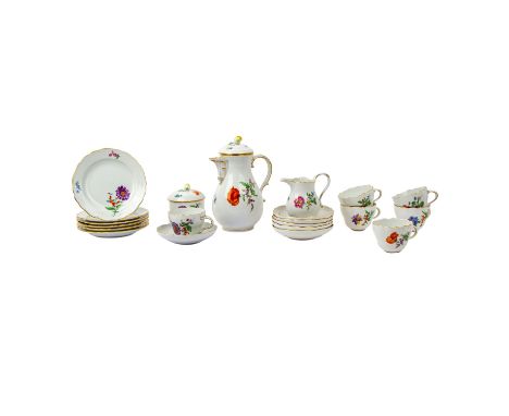 MEISSEN Kaffeeservice für 6 Personen, 20. Jh. 21-tlg: polychrome Staffage, Dekor: "Deutsche Blume", Form: "Neuer Ausschnitt",