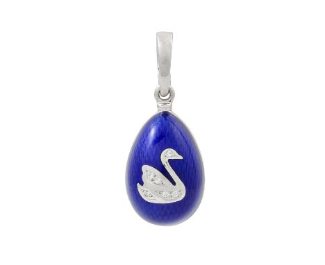 FABERGÉ BY VICTOR MAYER Charm-Anhänger mit Brillant von ca. 0,03 ct, lim. Edition 10/1000, blau emailliertes Ei mit Schwanenm