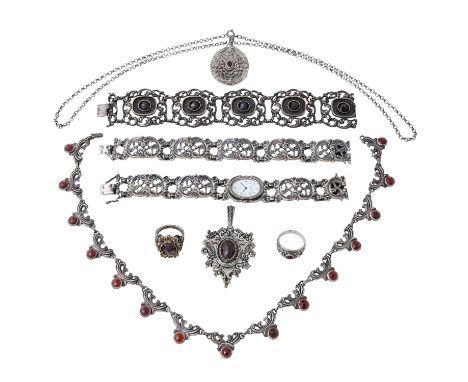 9-teiliges Konvolut Silberschmuck, best. aus 2 Armbändern, 1 Armbanduhr (Funktion ungeprüft), 1 Collier, 1 Anhänger, 2 Ringe,