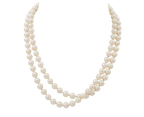 Perlenkette 98 cm lang, best. aus zwei Akoya Zuchtperlketten, Perlen ca. 7,5 mm,  zus. tragbar, mit zwei Perlschließen WG 18K