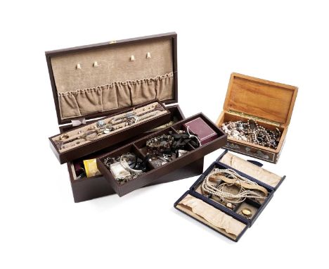 A selection of gold and costume jewellery, including: a single strand cultured pearl necklace, with rose gold clasp, stamped 