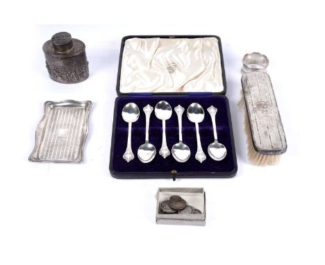 A selection of silver items, including: a set of Britannia standard silver teaspoons, by Thomas Bradbury, London 1903, with s