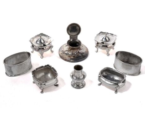 A collection of silver wares, including: table salts (without liners); salt spoon; and a silver inkwell, with loaded base, 4.