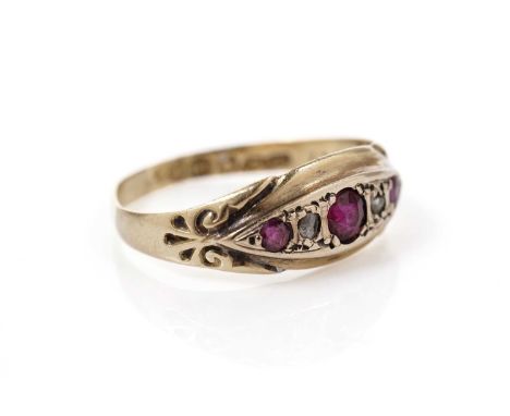 An antique ruby and diamond ring, in 18ct yellow gold, 1.8g gross.