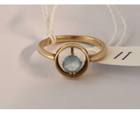 A blue topaz ring 14ct gold size R 2.8 gms