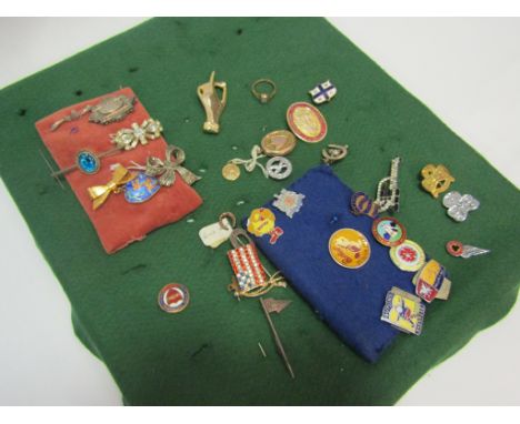 Assorted bijouterie including gold St Christopher, vintage Butlin's enamel badges, brooches etc