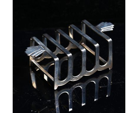 A small Art Deco silver 5-bar toast rack, by Barker Brothers &amp; Sons Limited, hallmarks Birmingham 1948, length 10cm, 1.7o