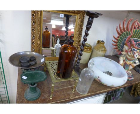 Kitchen scales, trivet, smokers stand