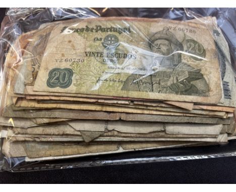 Large collection of vintage world bank notes 