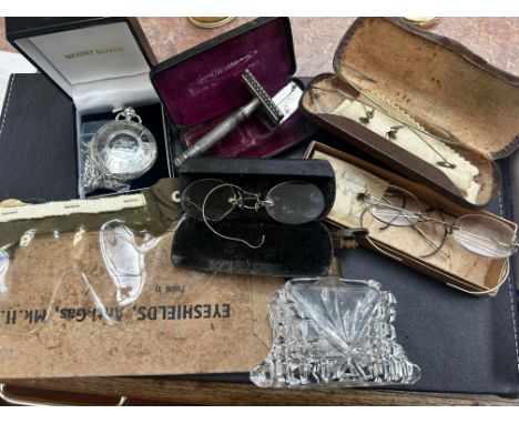 Collection of vintage glasses, razors & others 