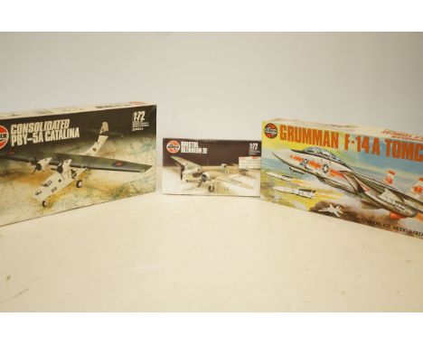 Airfix vintage model kits appear to be unopened & complete 